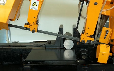 博罗数控带锯床自动送料精度会出现偏差吗？