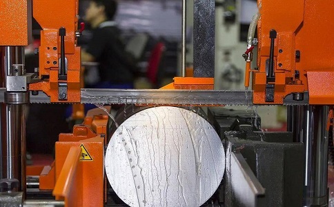 博罗立式金属带锯床切削出现跑带故障解决方法！